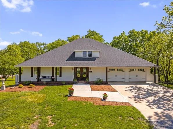 12245 W 279th Ter, Louisburg, KS 66053