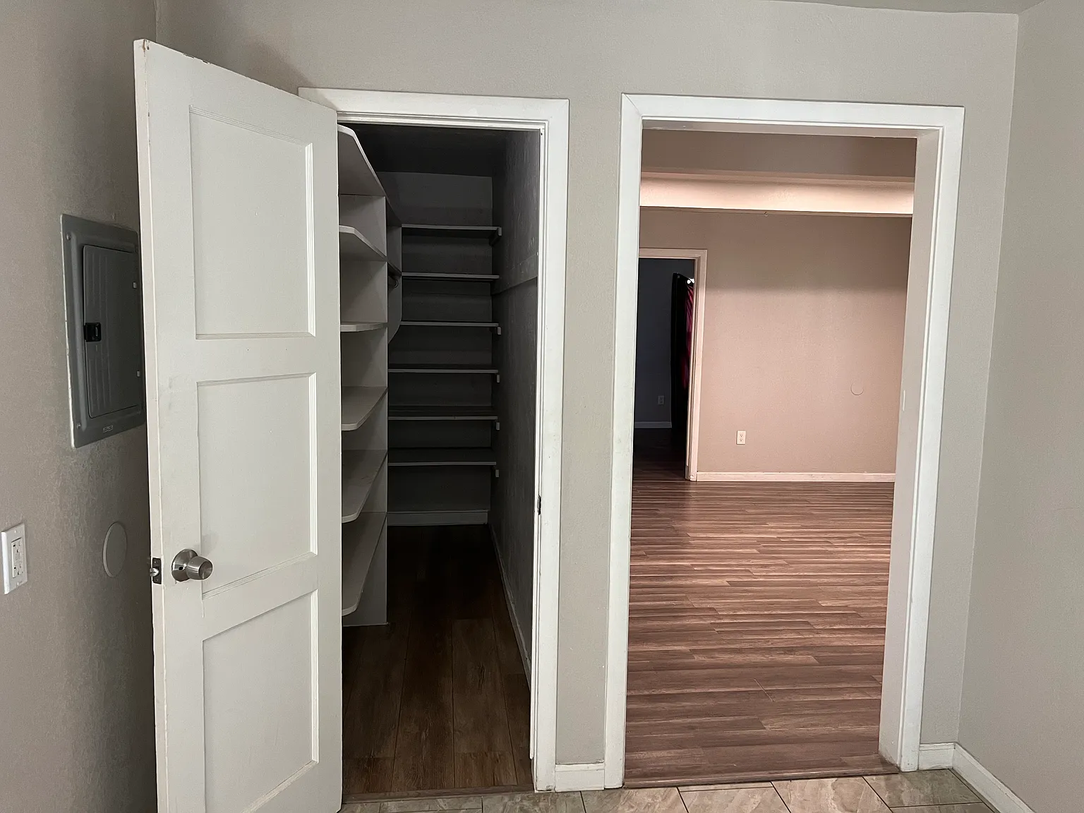 2 bed, 770 sqft, $1,500 — Photo 3