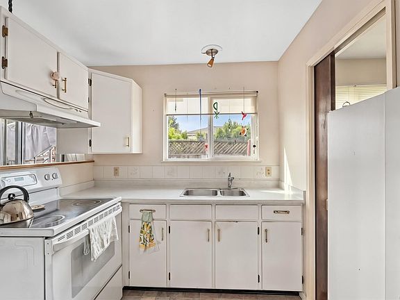 5th image of 491 Lakes Rd #1