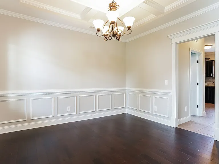 104 Claymore Dr — Photo 6