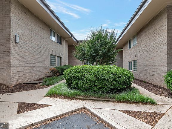 2nd image of 346 Carpenter Dr APT 75