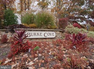 5804 Cove Landing Rd APT 202, Burke, VA 22015