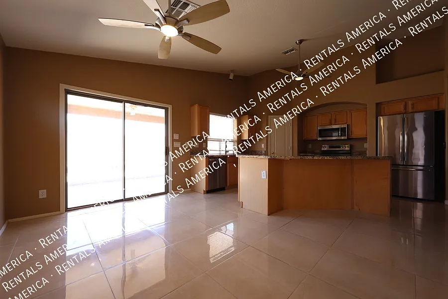 Welcome to 42604 W Oakland — Photo 4