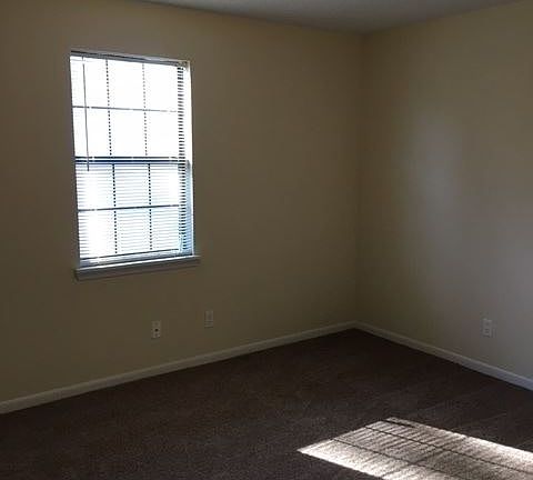 3rd image of 1603F Victory St