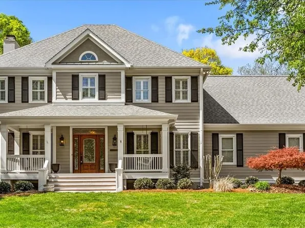 2801 Benjamin Ct, Jamestown, NC 27282