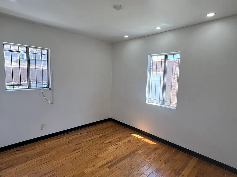 421 E Century Blvd #1 — Photo 15