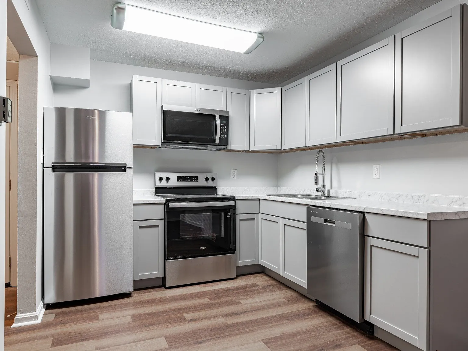Lucia Apartments — Photo 4