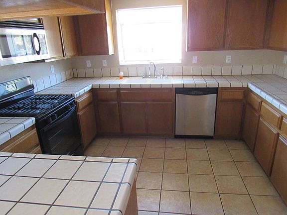 3rd image of 1360 W 139th St Unit A