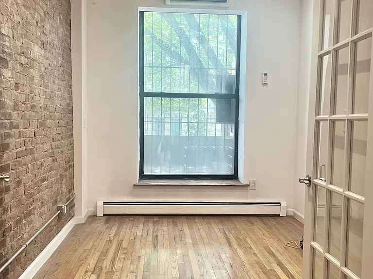 551 Manhattan Ave #1 — Photo 2