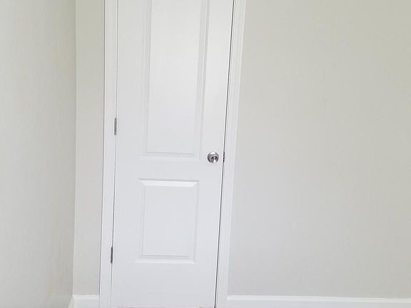 4th image of 28417 Marshall St