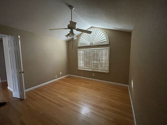 5th image of 18859 Dundee Ave