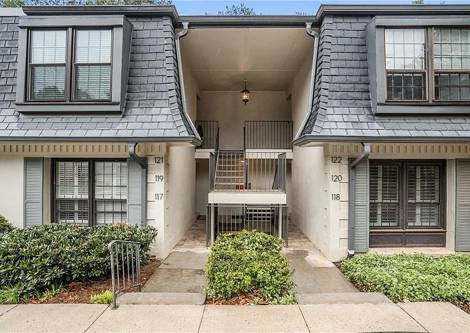 122 Maison Pl NW