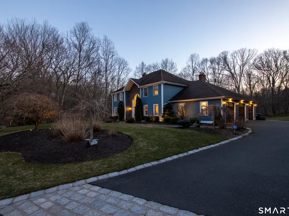 3 Crescent Lane, Trumbull, CT 06611