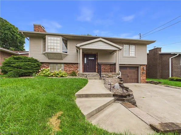 3206 Charles Dr, Vienna, WV 26105
