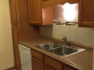 6135 Knollwood Dr #201, Willowbrook, IL 60527