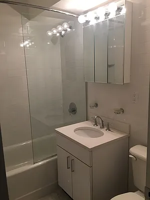 Rented by Solil Management | media 3