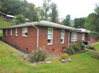 56 Yellow Hill Lane, Pikeville, KY 41501