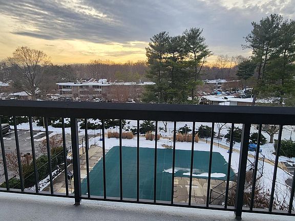 3rd image of 7401 Westlake Ter APT 415