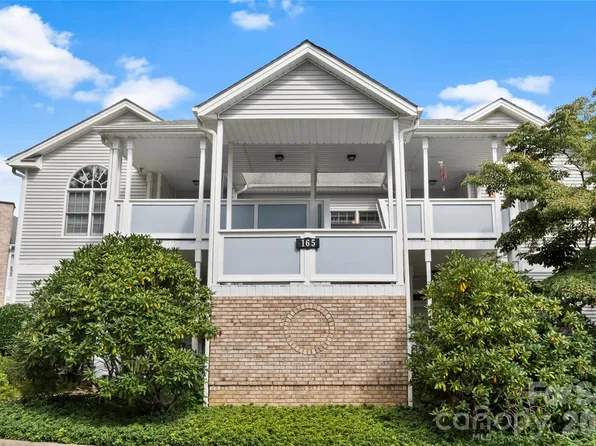 165 Ewbank Garden Dr, Hendersonville, NC 28791