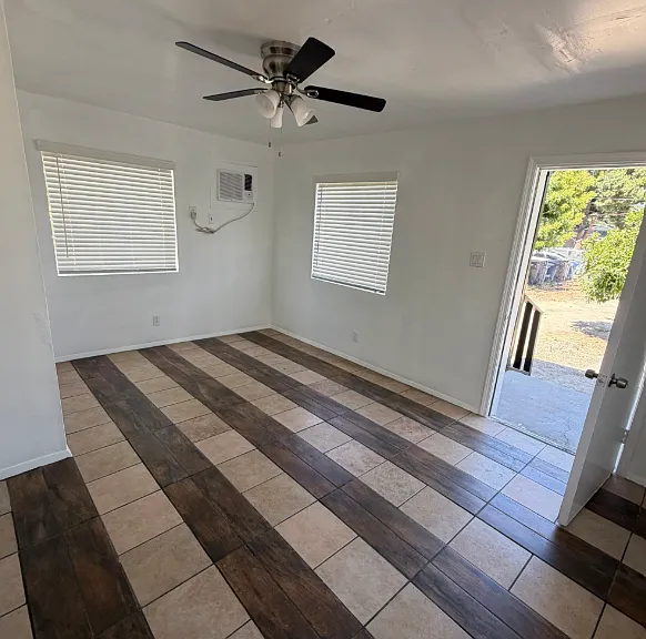 121 Dover Pl — Photo 2