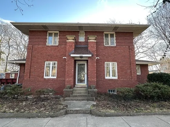 708 S Busey Ave, Urbana, IL 61801