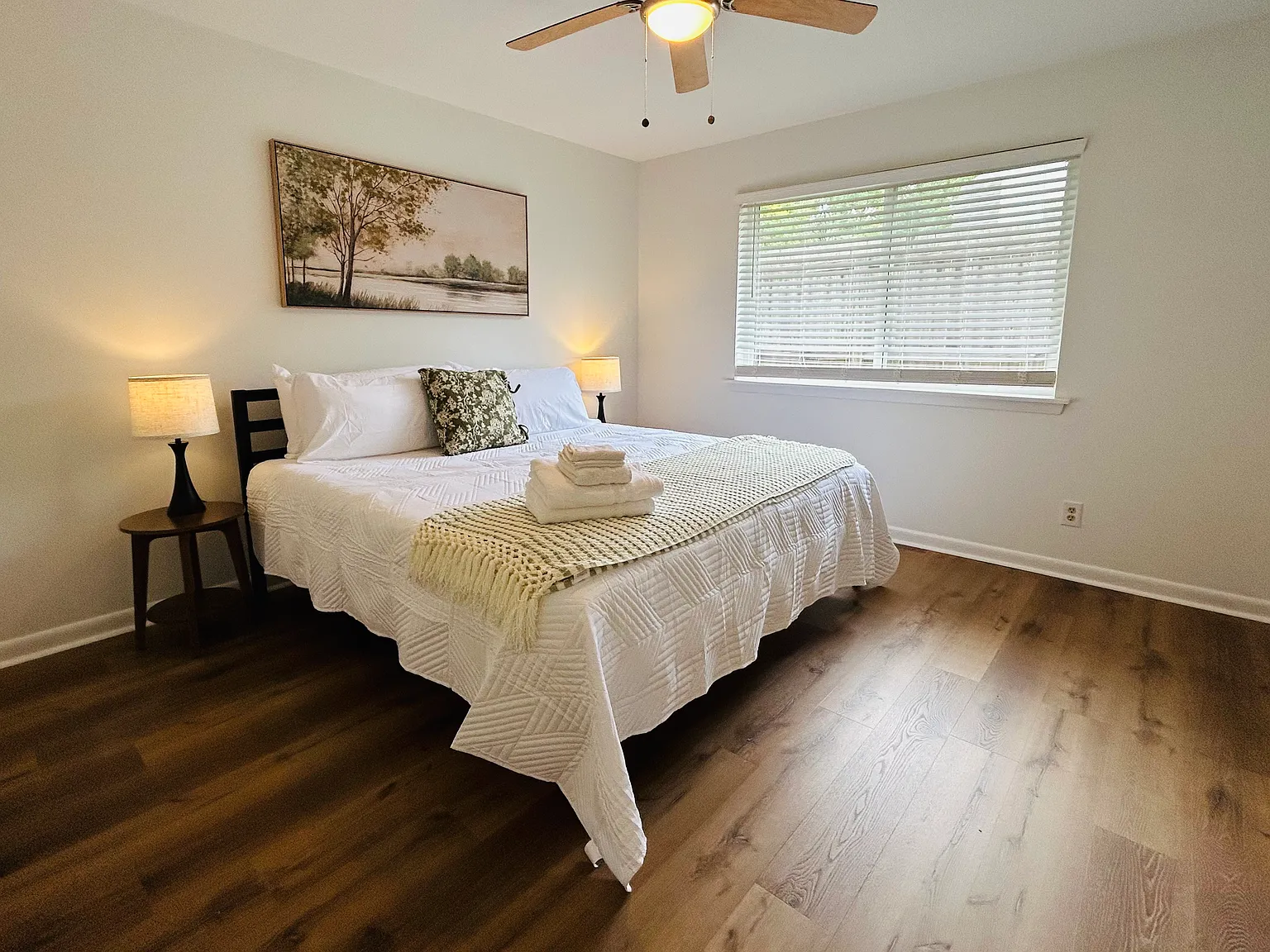 4 bed, 2.5 bath, 2711 sqft, $6,900 — Photo 4