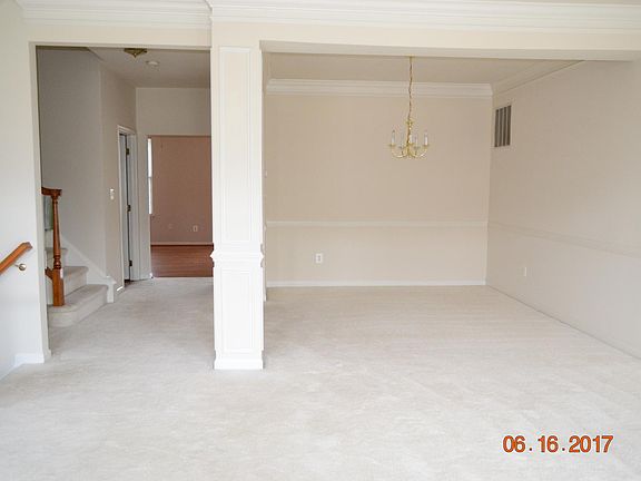 4th image of 22603 Welborne Manor Sq