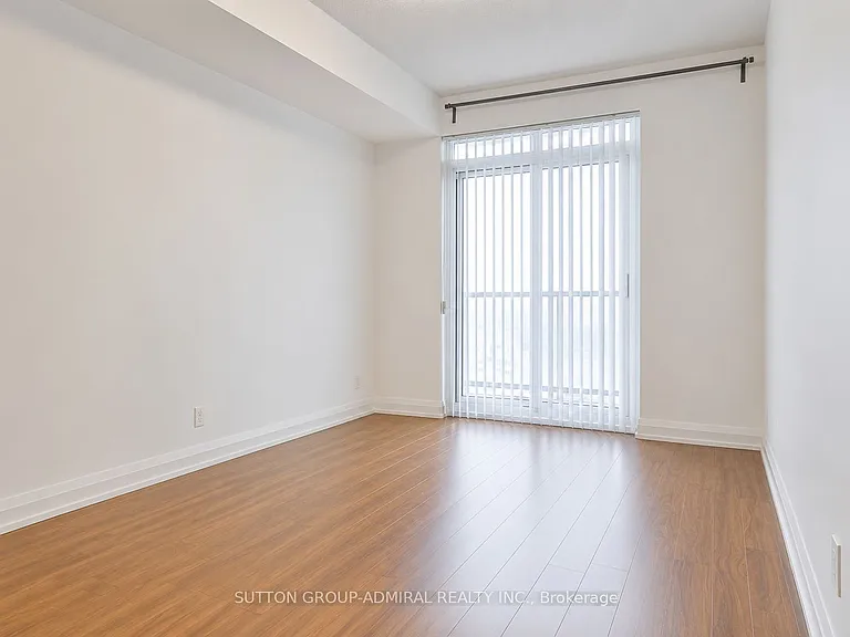 7171 Yonge St #405 — Photo 10