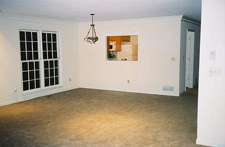 Roomy Family Room with Dining area