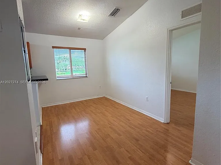 995 NE 34th Ave #201 — Photo 10