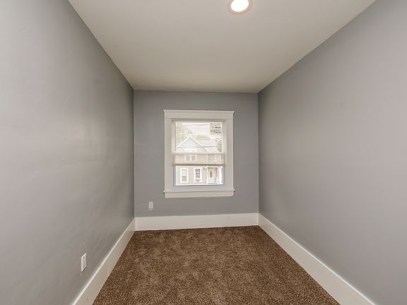 4th image of 3296 W 50th St #4B-1BA-994SQFT
