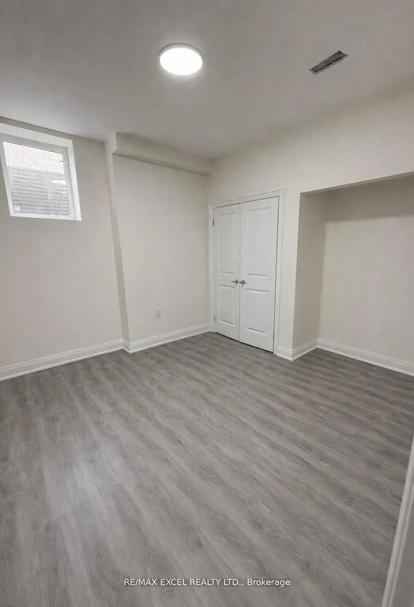 Building Photo - 41 John Rolph St #BASEMENT