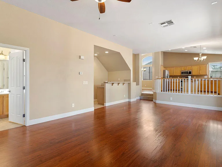 260 Pastel Cloud St — Photo 4