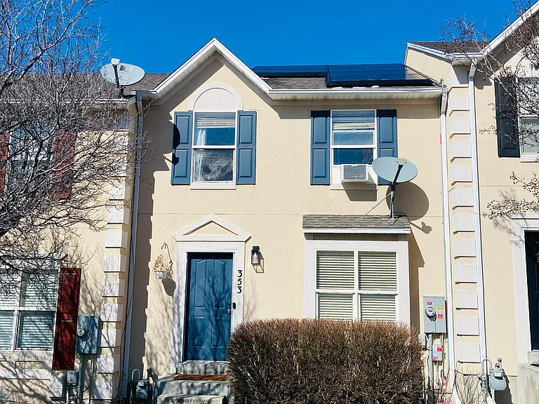 353 E Braidhill Dr — Photo 2