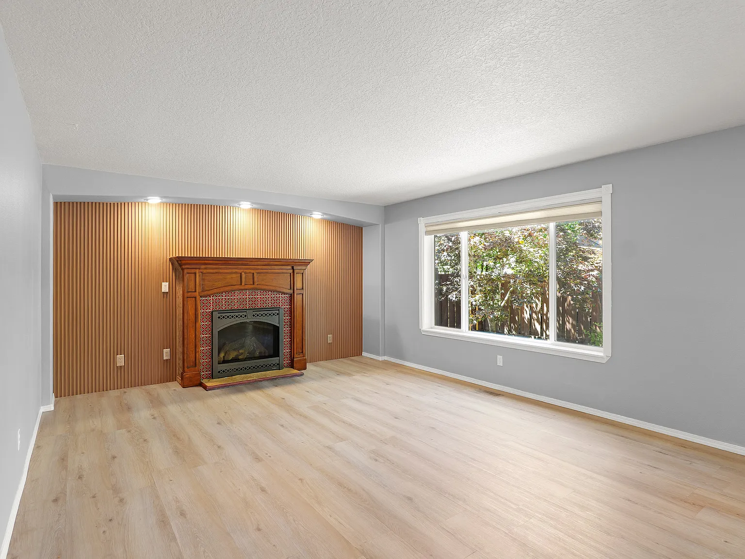4 bed, 1709 sqft, $2,700 — Photo 3