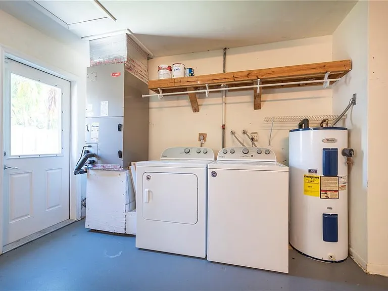 5200 NE 15th Ave — Photo 24