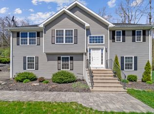 19 Paramount Dr, Seymour, CT 06483