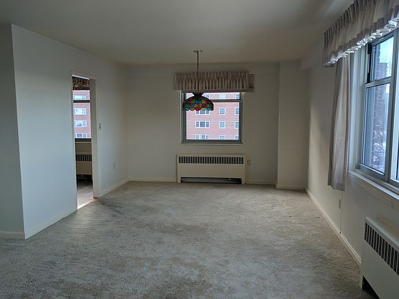 4th image of 11820 Edgewater Dr APT 310