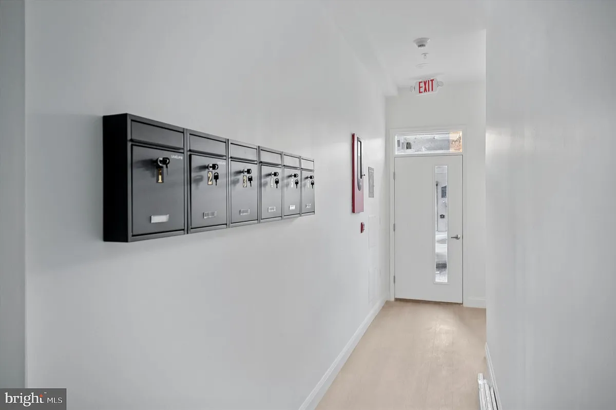 Building Photo - 103 N 63rd St #5