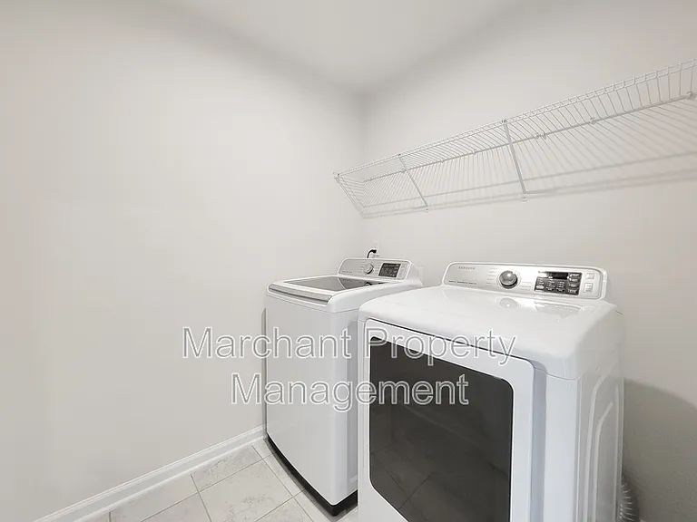 111 Marthawood Ln — Photo 32