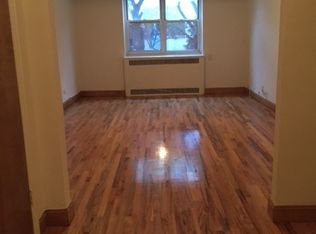 70-1 113th St, Forest Hills, NY 11375