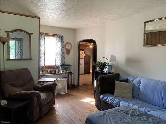 2nd image of 6800 Lakeview Dr