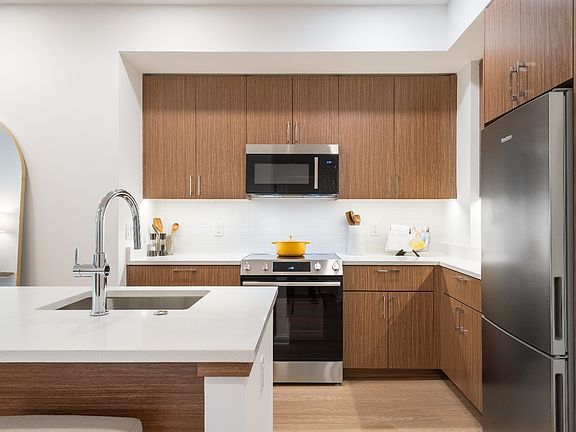 2nd image of 1055 N Fairfax St #220