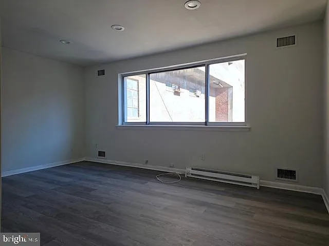 413 S Broad St #3 — Photo 4