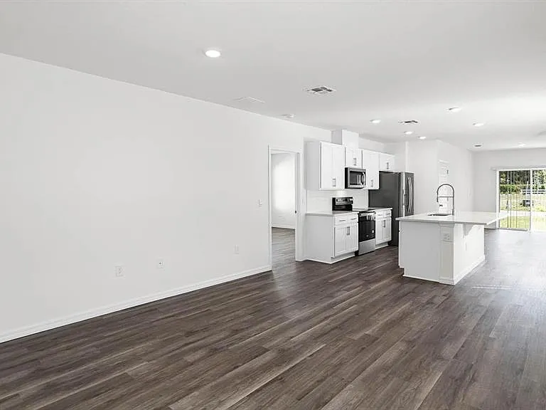 1628 Hummingbird Rd — Photo 2