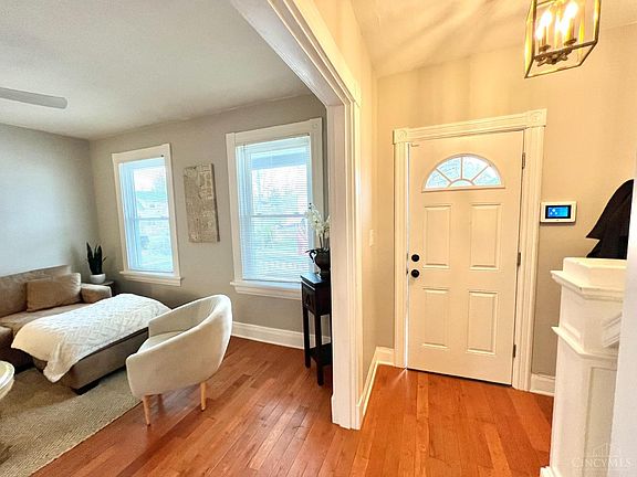 3rd image of 2845 Rosella Ave
