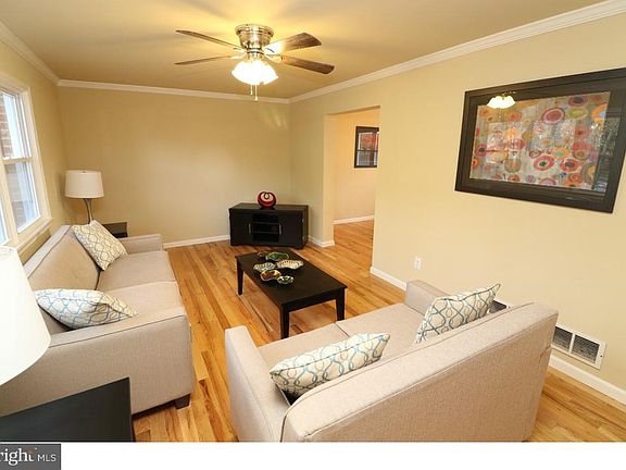 2nd image of 30 E Savannah Dr