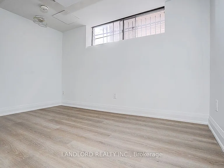 56 Bicknell Ave #LOWER — Photo 36