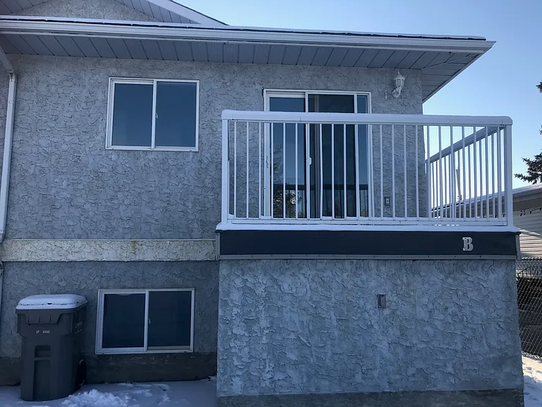 9407 103rd Ave #B — Photo 1