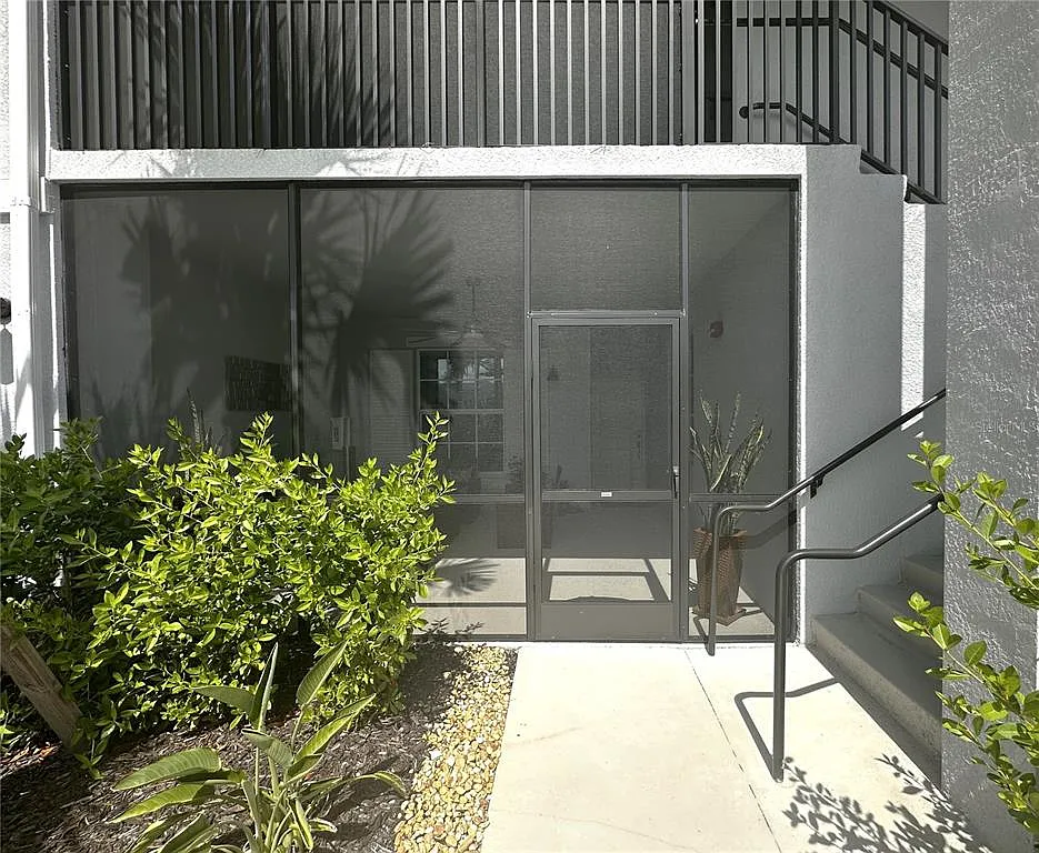 2 bed, 2.0 bath, 1366 sqft, $6,000 — Photo 3